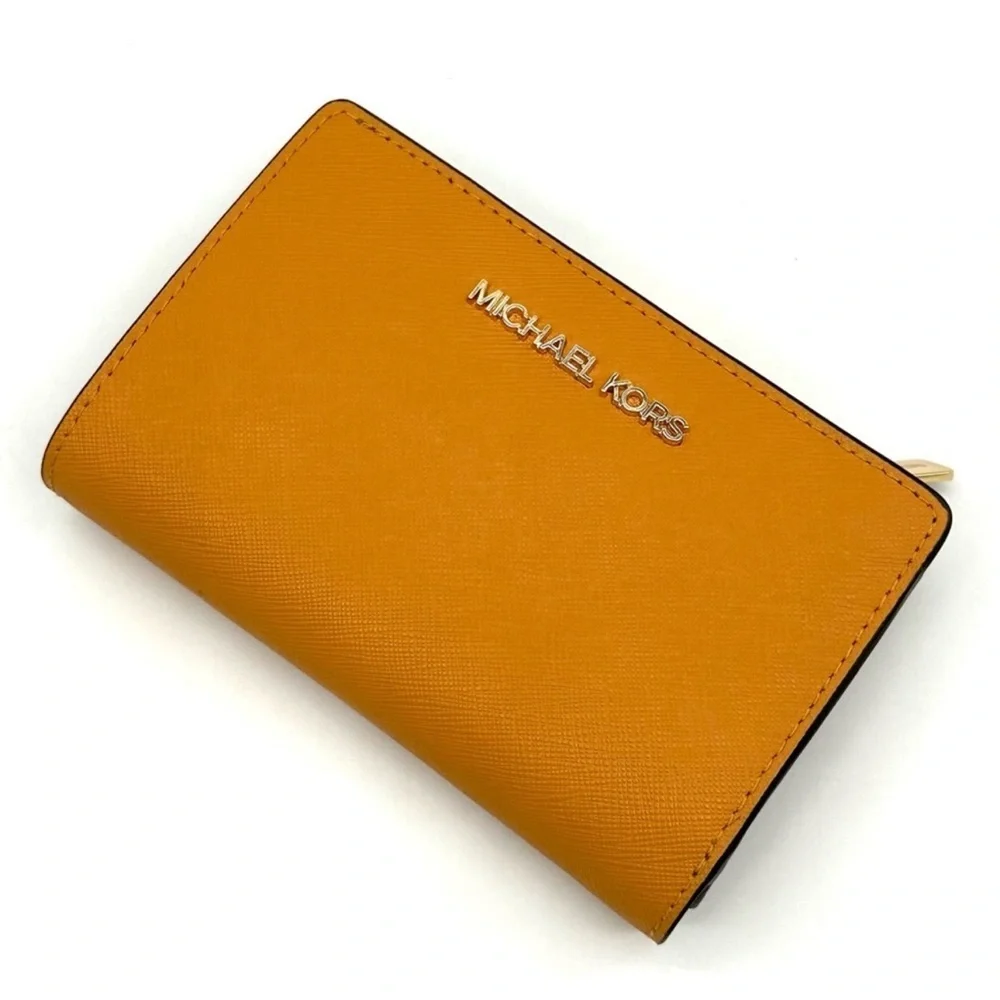 Michael Kors Medium Bifold Zip Chain Wallet Cider